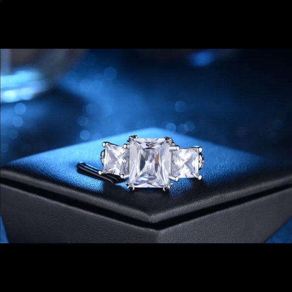 CRYSTAL DREAM AAA Cubic Zirconia Ring GIFT size 7 - Picture 3 of 10